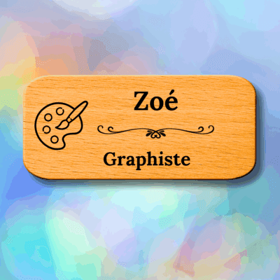 Badge en bois personnalisé - Graphiste