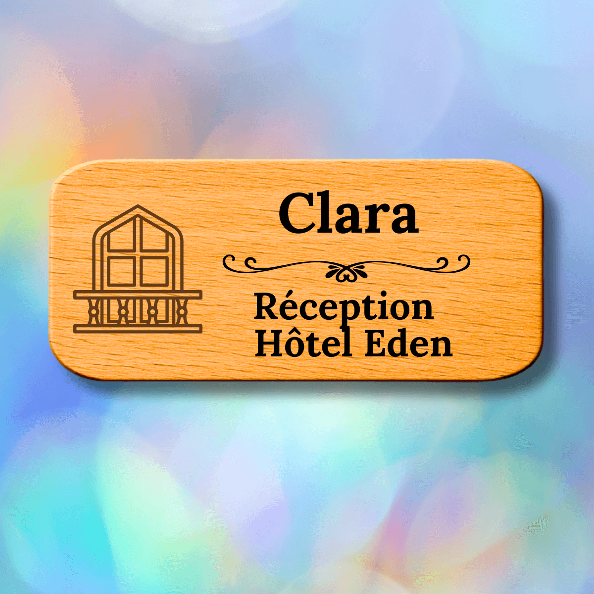 Badge professionnel en bois gravé au laser avec logo et prénom